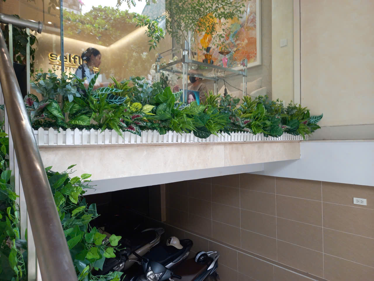 Vinatrees thiết kế cây giả cho khách hàng ở Hai Bà Trưng Hà Nội